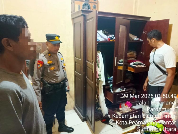 Polsek Siantar Timur Respon Cepat Cek TKP Pencurian Tabung Gas LPG Polsek Siantar Timur Respon Cepat Cek TKP Pencurian Tabung Gas LPG