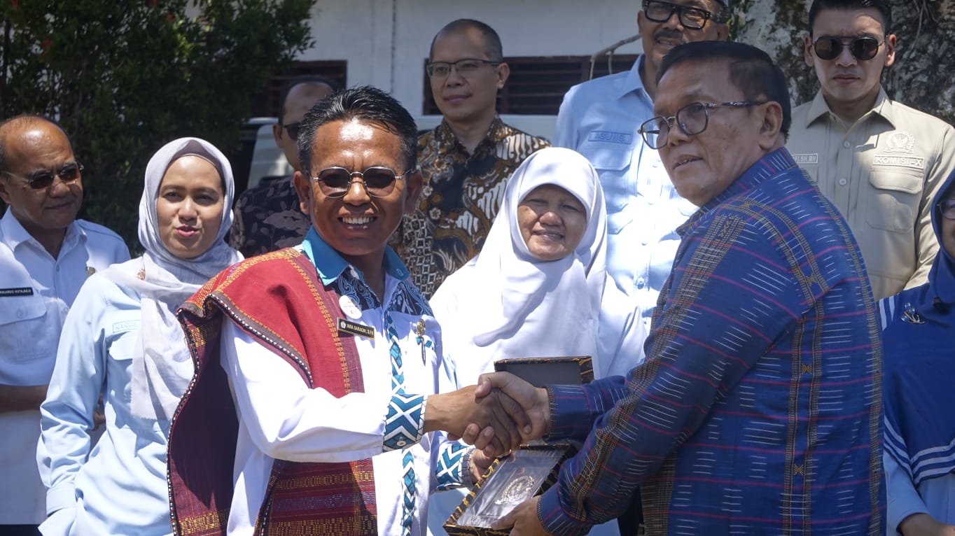 Kunjungan kerja di Toba, Sabam Sinaga Harapkan Aspirasi Yang Disampaikan Dapat Diakomodir Pemerintah