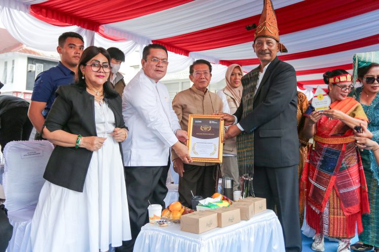 Pematangsiantar Melesat ke Peringkat 4 Kota Toleran Nasional, Bukti Kepemimpinan Wesly Silalahi Merawat Harmoni Pematangsiantar Melesat ke Peringkat 4 Kota Toleran Nasional, Bukti Kepemimpinan Wesly Silalahi Merawat Harmoni