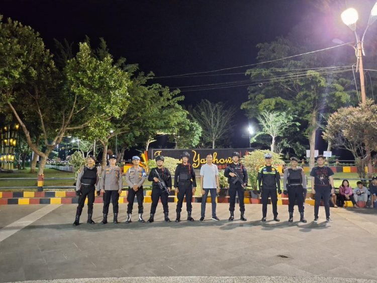 Demi Rasa Aman Masyarakat, Brimob Polda Sumut Bersama Polres Nias Gelar Patroli Gabungan di Kota Gunungsitoli Demi Rasa Aman Masyarakat, Brimob Polda Sumut Bersama Polres Nias Gelar Patroli Gabungan di Kota Gunungsitoli
