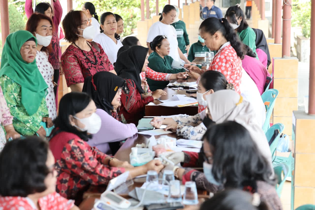 Kepemimpinan Wesly Silalahi Hadirkan Layanan ESWL, Warga Pematangsiantar Kini Bisa Hancurkan Batu Ginjal Tanpa Operasi Kepemimpinan Wesly Silalahi Hadirkan Layanan ESWL, Warga Pematangsiantar Kini Bisa Hancurkan Batu Ginjal Tanpa Operasi
