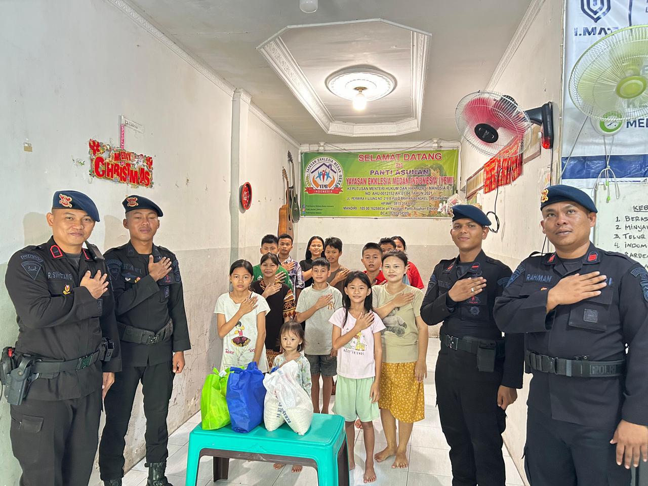 Minggu Kasih Brimob Sumut, Personel Kompi 4 Batalyon A Pelopor Salurkan Bakti Sosial ke Panti Asuhan Minggu Kasih Brimob Sumut, Personel Kompi 4 Batalyon A Pelopor Salurkan Bakti Sosial ke Panti Asuhan