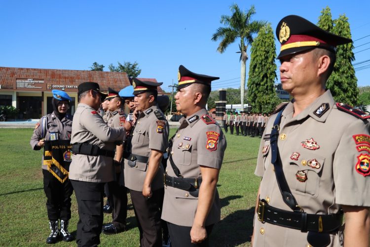 Polres Way Kanan Gelar Upacara Sertijab Kasat Samapta, Kasihumas dan Kapolsek Negeri Besar
