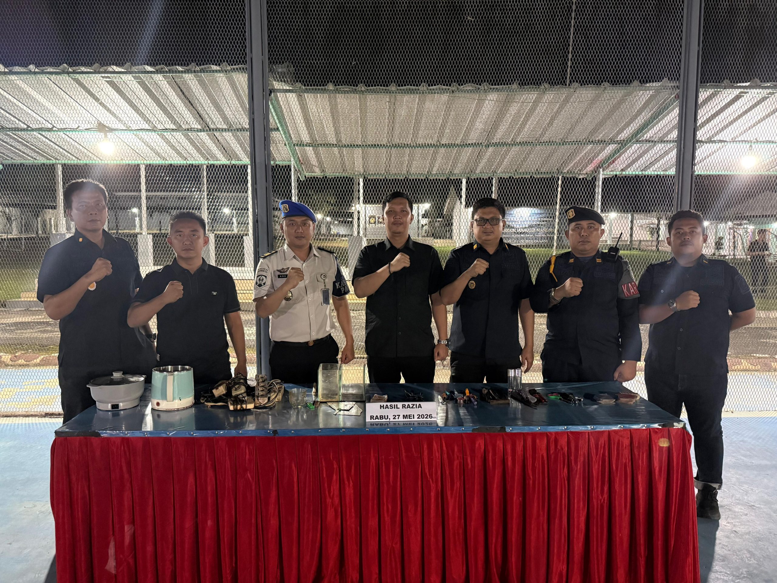 Deteksi Dini Terhadap Gangguan Kamtib, Komitmen Zero Halinar dan Penipuan, Lapas Way Kanan Geledah Blok Hunian Warga Binaan