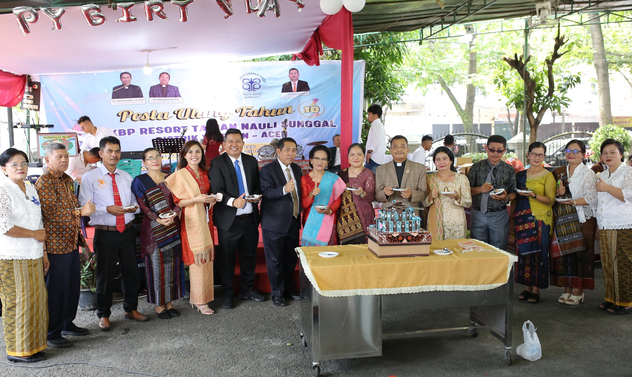 Pesta Ulang Tahun ke-10 HKBP Ressort Tapian Nauli Sunggal Sukses, Praeses Distrik X Medan-Aceh: Bernyanyilah Untuk Kemuliaan Tuhan! Pesta Ulang Tahun ke-10 HKBP Ressort Tapian Nauli Sunggal Sukses, Praeses Distrik X Medan-Aceh: Bernyanyilah Untuk Kemuliaan Tuhan!