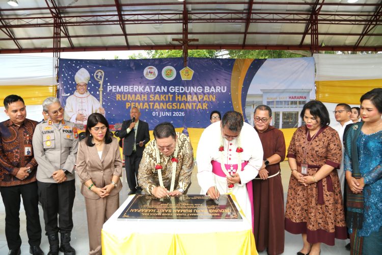 Wali Kota Pematangsiantar Menghadiri Pemberkatan Gedung Baru Rumah Sakit Harapan