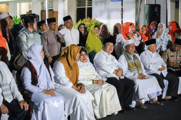 Wali Kota Pematangsiantar Sambut Kepulangan Jamaah Haji/hajjah Tahun 1447 H/2026 M Wali Kota Pematangsiantar Sambut Kepulangan Jamaah Haji/hajjah Tahun 1447 H/2026 M