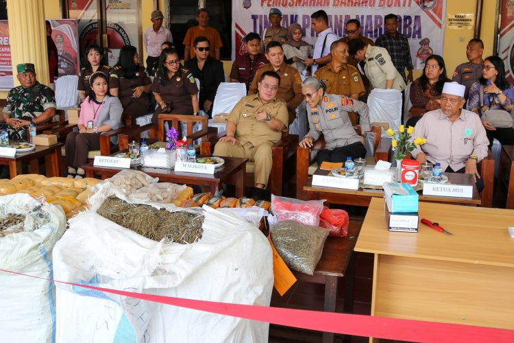 Wali Kota Pematangsiantar Bersama Unsur Forkopimda Hadiri Pemusnahan Barang Bukti Narkotika Mapolres Pematangsiantar Wali Kota Pematangsiantar Bersama Unsur Forkopimda Hadiri Pemusnahan Barang Bukti Narkotika Mapolres Pematangsiantar