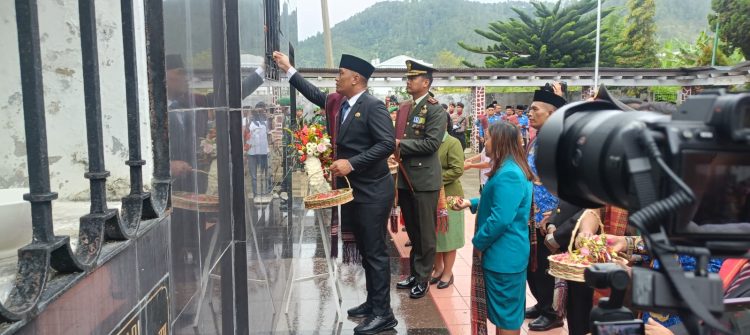 Dandim 0210/TU Pimpin Upacara Peringatan Hari Gugurnya Pahlawan Nasional Raja SM Raja XII Dandim 0210/TU Pimpin Upacara Peringatan Hari Gugurnya Pahlawan Nasional Raja SM Raja XII