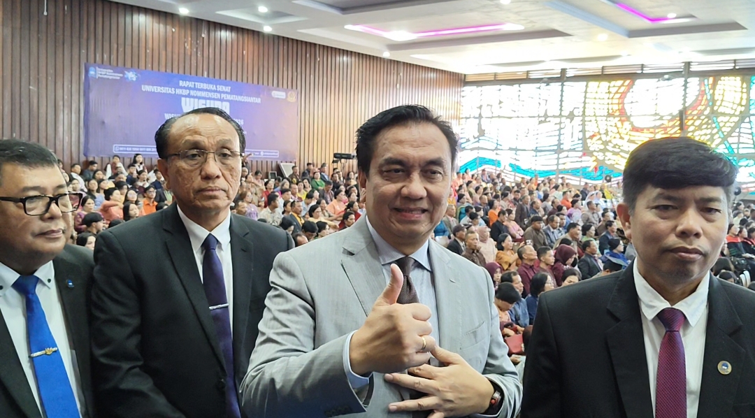 207 Mahasiswa UHKBPNP Diwisuda, Efendi Simbolon Tegaskan Komitmen Tingkatkan Mutu Pendidikan dan Buka Prodi Baru