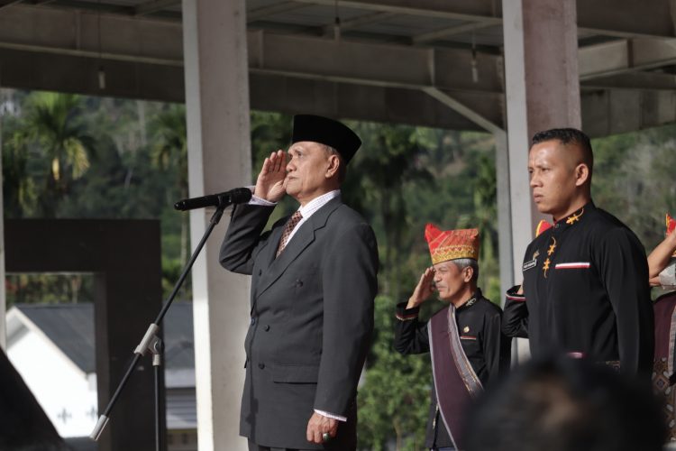 Pemkab Pakpak Bharat Gelar Upacara Peringatan Hari Keluarga Nasional Ke-33 Pemkab Pakpak Bharat Gelar Upacara Peringatan Hari Keluarga Nasional Ke-33