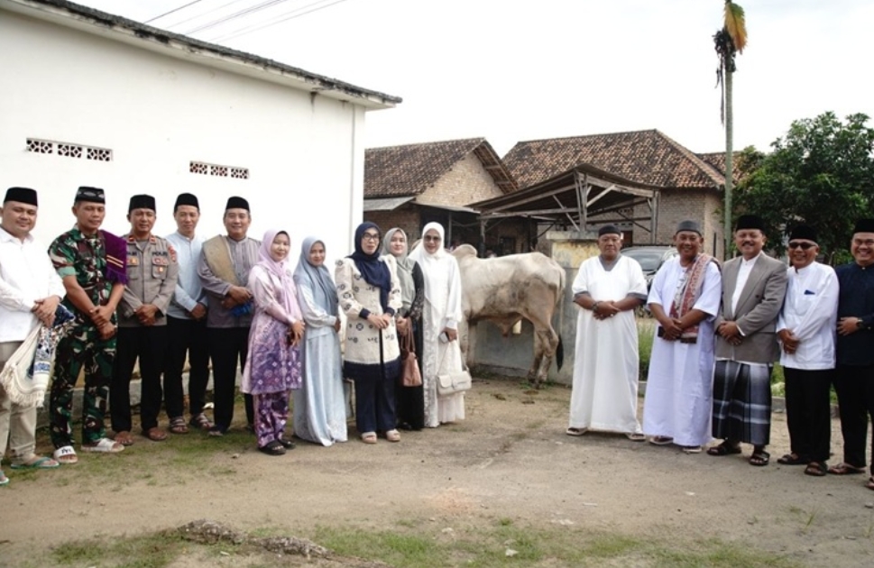 Bupati Ayu Asalasiyah Sholat Idul Adha Bersama Warga Tanjung Dalom, Ajak Perkuat Keikhlasan dan Solidaritas Sosial Bupati Ayu Asalasiyah Sholat Idul Adha Bersama Warga Tanjung Dalom, Ajak Perkuat Keikhlasan dan Solidaritas Sosial