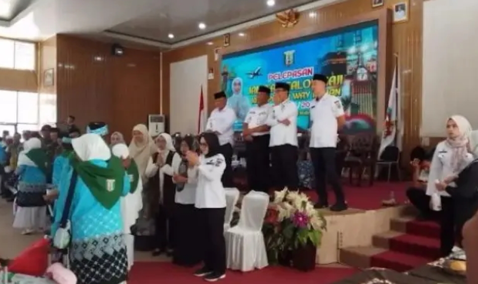 Bupati Ayu Lepas 224 Calhaj Way Kanan Bupati Ayu Lepas 224 Calhaj Way Kanan
