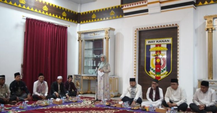 Mengenang 40 Hari Kepergian Tamanuri, Pemkab Way Kanan Gelar Yasinan dan Tahlil Akbar Mengenang 40 Hari Kepergian Tamanuri, Pemkab Way Kanan Gelar Yasinan dan Tahlil Akbar