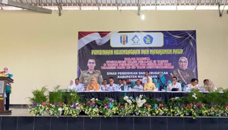 Bunda PAUD Way Kanan Kukuhkan Pengurus di 8 Kecamatan Bunda PAUD Way Kanan Kukuhkan Pengurus di 8 Kecamatan