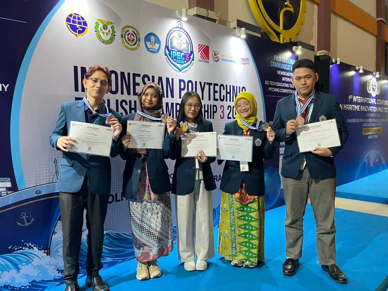 Membanggakan! Mahasiswa Polteknaker Raih 10 Penghargaan di Dua Ajang Nasional Membanggakan! Mahasiswa Polteknaker Raih 10 Penghargaan di Dua Ajang Nasional
