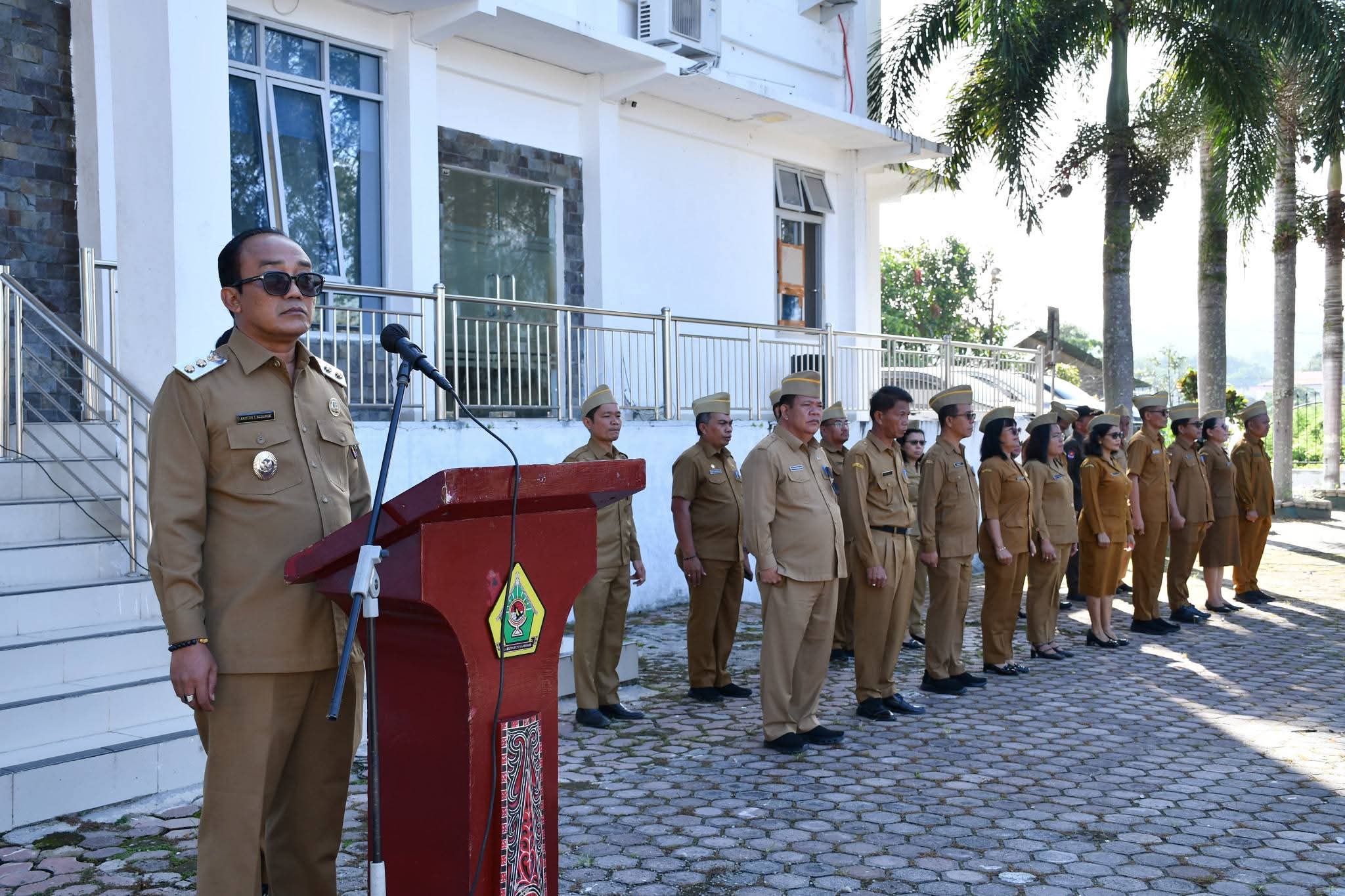 Pimpin Apel Perdana 2026, Wabup Samosir Ariston Sidauruk Tekankan Penguatan Kerja dan Peningkatan PAD Pimpin Apel Perdana 2026, Wabup Samosir Ariston Sidauruk Tekankan Penguatan Kerja dan Peningkatan PAD