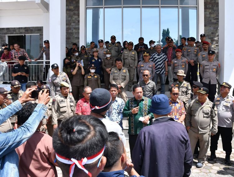 Pemkab Samosir Tegaskan Pembelian Mobil Dinas Tidak Melanggar Aturan dan Sesuai Prosedur Konsep Otomatis