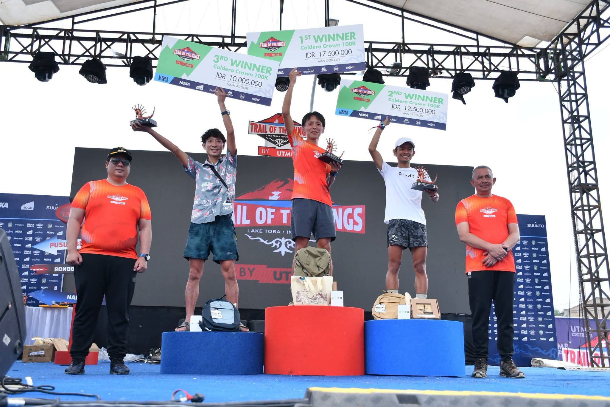 Juara TOTK 2026 Naik Podium, Bupati Samosir bersama Sekdaprovsu Serahkan Hadiah