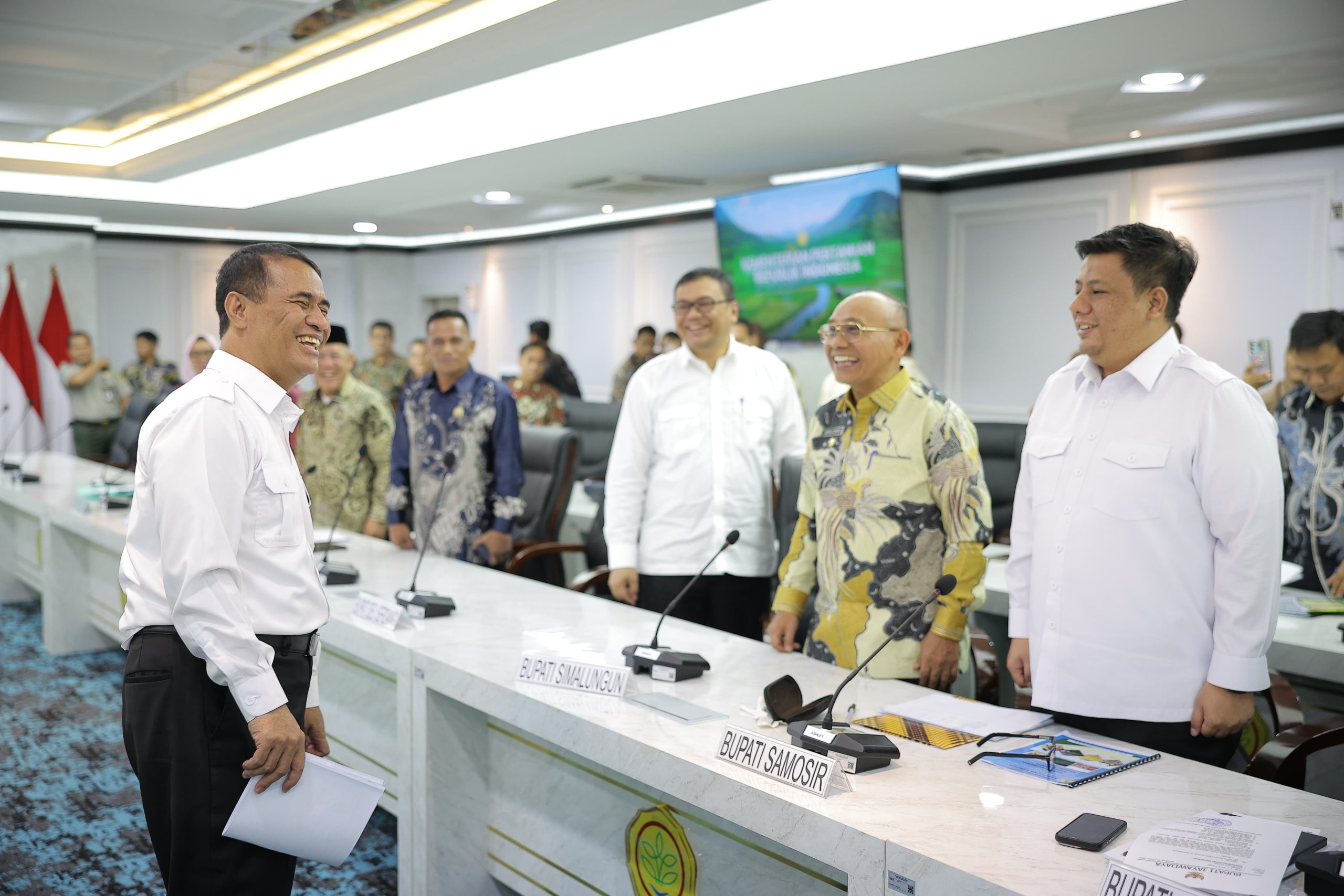 Temui Mentan, Bupati Samosir Dapat Dukungan Pengembangan Kopi 1.900 Hektare dan Kakao 500 Hektare Temui Mentan, Bupati Samosir Dapat Dukungan Pengembangan Kopi 1.900 Hektare dan Kakao 500 Hektare