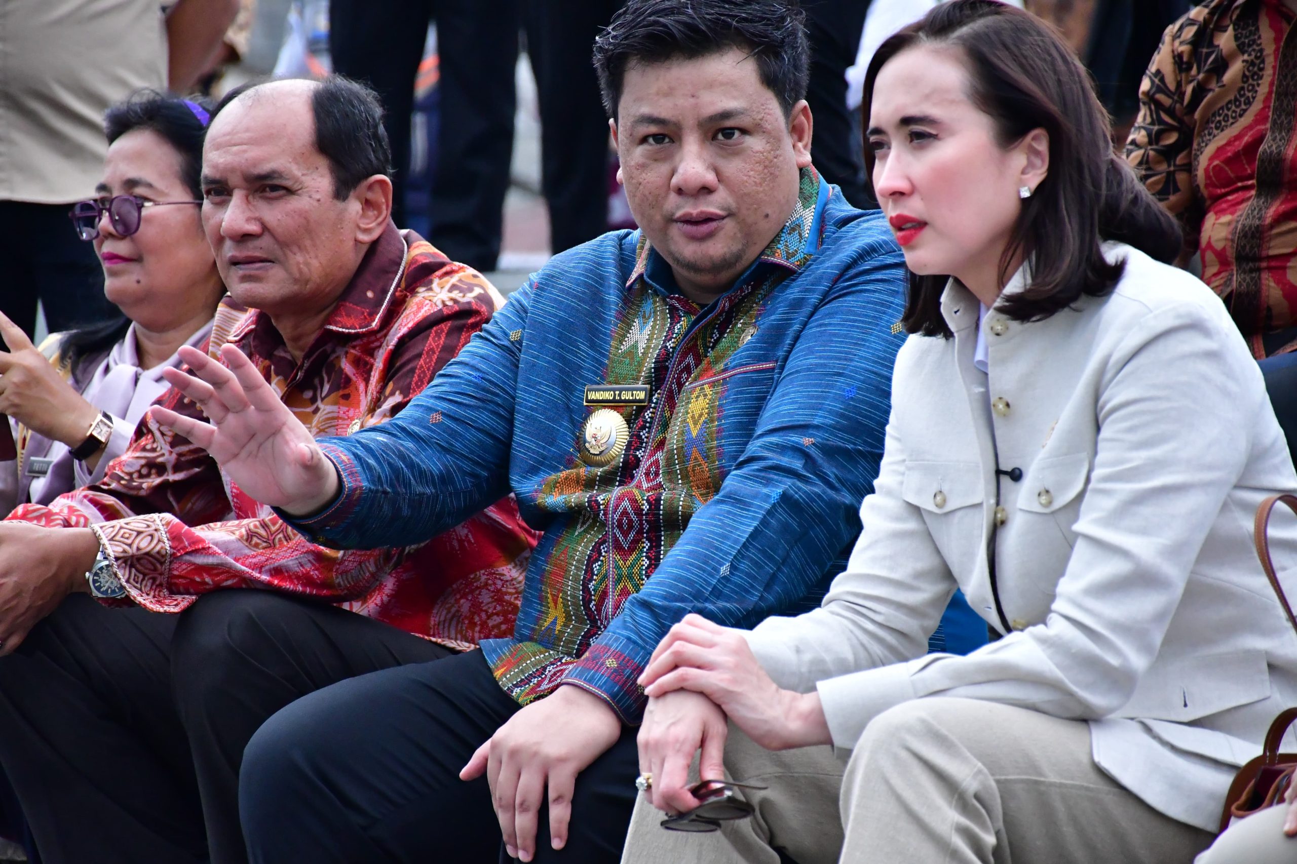 Menteri Pariwisata RI Kunjungi Samosir, Vandiko Serahkan Proposal, Minta Dukungan Pusat Menteri Pariwisata RI Kunjungi Samosir, Vandiko Serahkan Proposal, Minta Dukungan Pusat