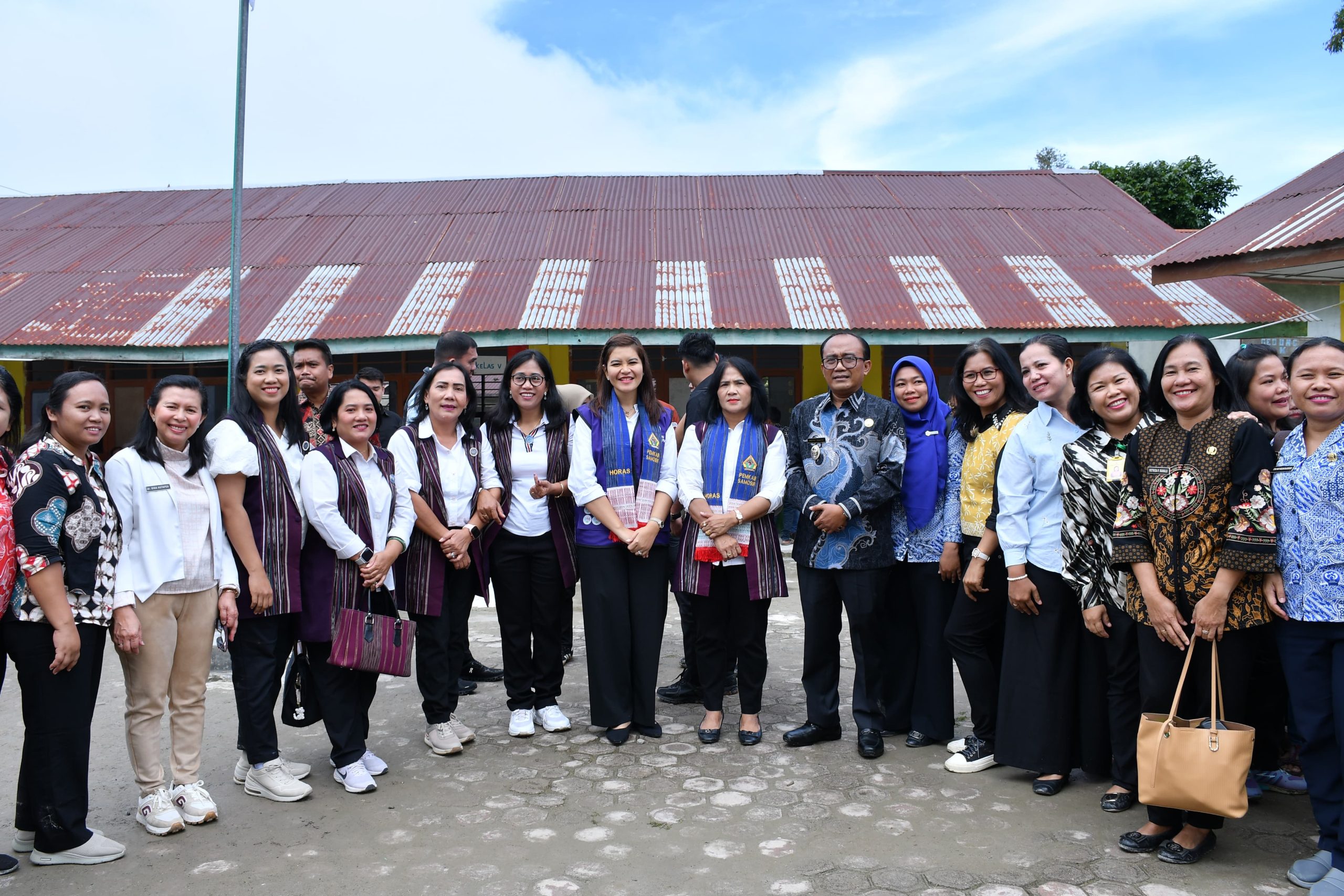 Dua Hari di Samosir, Ketua Pembina Posyandu Sumut Kahiyang Ayu Pastikan Pelayanan Posyandu Berjalan Optimal