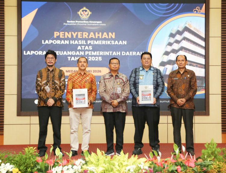 Kembali Raih Opini WTP ke- 9 Berturut-Turut, Bupati Samosir: Jangan Berpuas Diri, Mari Bersama Kita Tingkatkan Kinerja Untuk Samosir yang Lebih Baik Kembali Raih Opini WTP ke- 9 Berturut-Turut, Bupati Samosir: Jangan Berpuas Diri, Mari Bersama Kita Tingkatkan Kinerja Untuk Samosir yang Lebih Baik