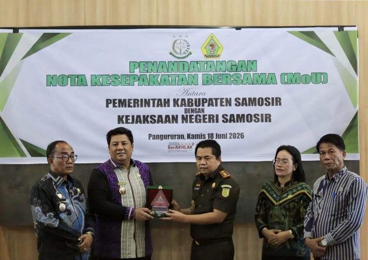 Pemkab Samosir dan Kejari Samosir Perpanjang Kerja Sama Penanganan Masalah Hukum Perdata dan Tata Usaha Negara Pemkab Samosir dan Kejari Samosir Perpanjang Kerja Sama Penanganan Masalah Hukum Perdata dan Tata Usaha Negara