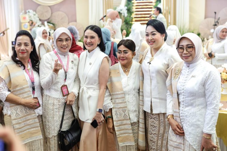 Ketua TP PKK Kota Pematangsiantar Ny Liswati Wesly Silalahi Mengikuti Kegiatan Ladies Program Rangkaian Rakernas APEKSI XVIII Ketua TP PKK Kota Pematangsiantar Ny Liswati Wesly Silalahi Mengikuti Kegiatan Ladies Program Rangkaian Rakernas APEKSI XVIII