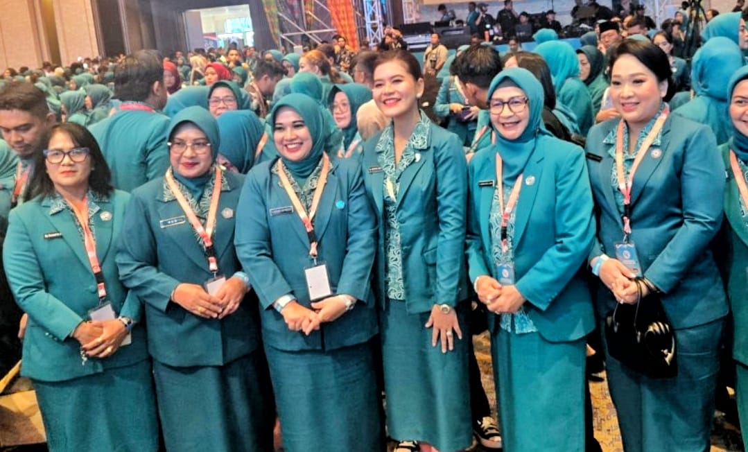 Hadiri Puncak HKG PKK ke-54, Ketua TP PKK Simalungun: Komit Perkuat Pemberdayaan Keluarga Menuju Indonesia Emas 2045 Hadiri Puncak HKG PKK ke-54, Ketua TP PKK Simalungun: Komit Perkuat Pemberdayaan Keluarga Menuju Indonesia Emas 2045