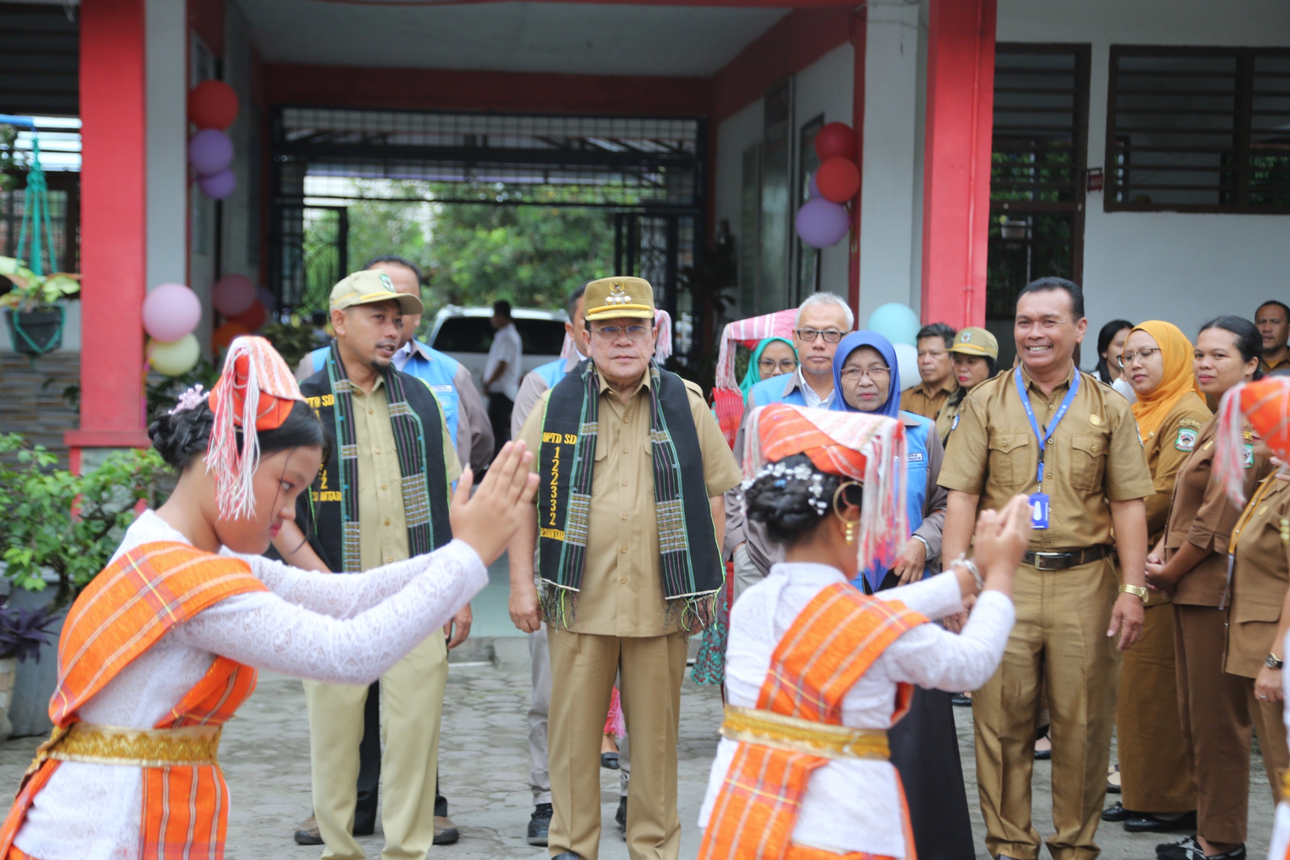 Wali Kota Pematangsiantar Membuka MPLS di UPTD SD Negeri 122332 Wali Kota Pematangsiantar Membuka MPLS di UPTD SD Negeri 122332