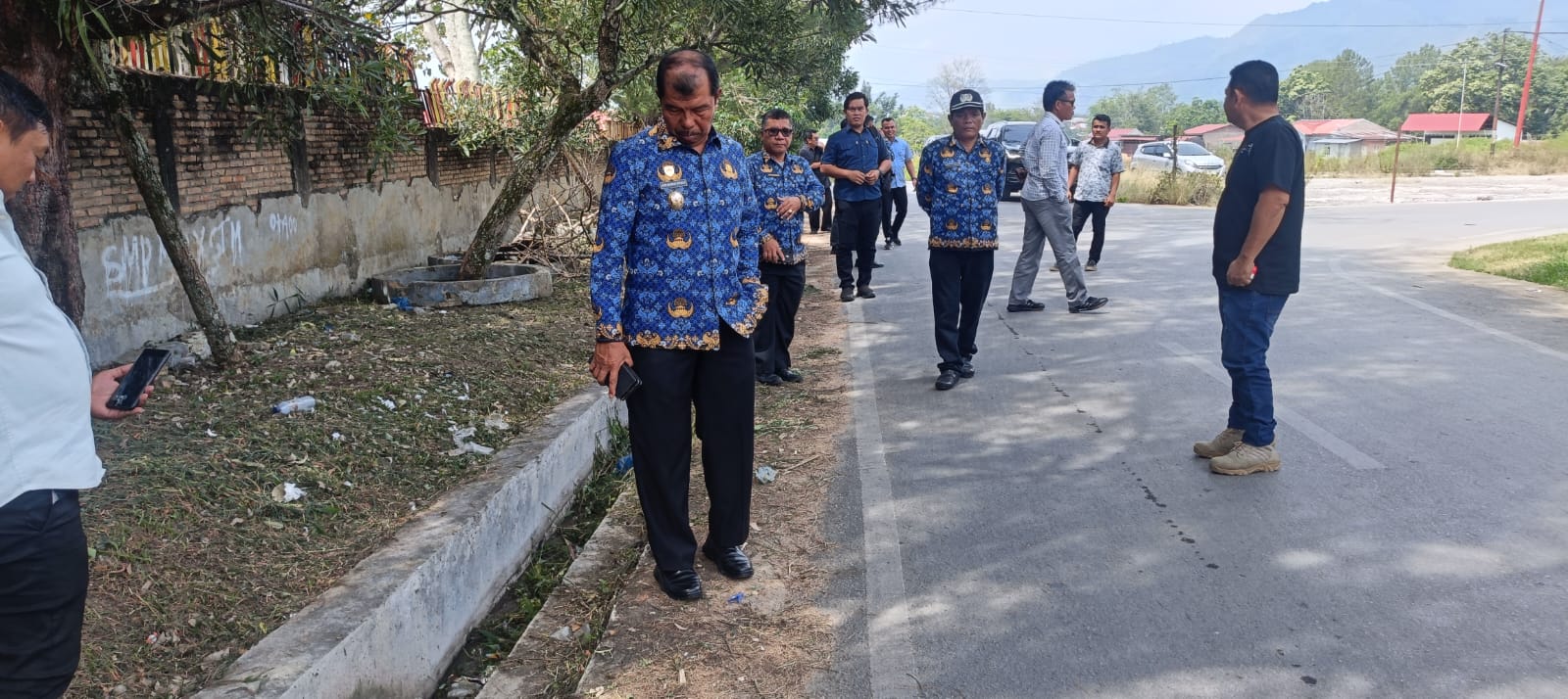 Terima Laporan Warga Soal Limbah, Wakil Bupati Toba Langsung Turun Lapangan Terima Laporan Warga Soal Limbah, Wakil Bupati Toba Langsung Turun Lapangan