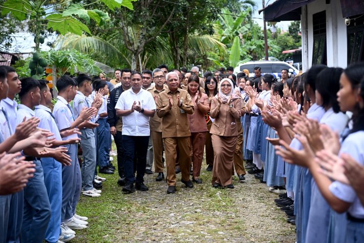 Wagub Sumut Dengarkan Mimpi Anak-anak Nias, Dorong Revitalisasi UPTD Pelayanan Sosial Anak Gunungsitoli Wagub Sumut Dengarkan Mimpi Anak-anak Nias, Dorong Revitalisasi UPTD Pelayanan Sosial Anak Gunungsitoli