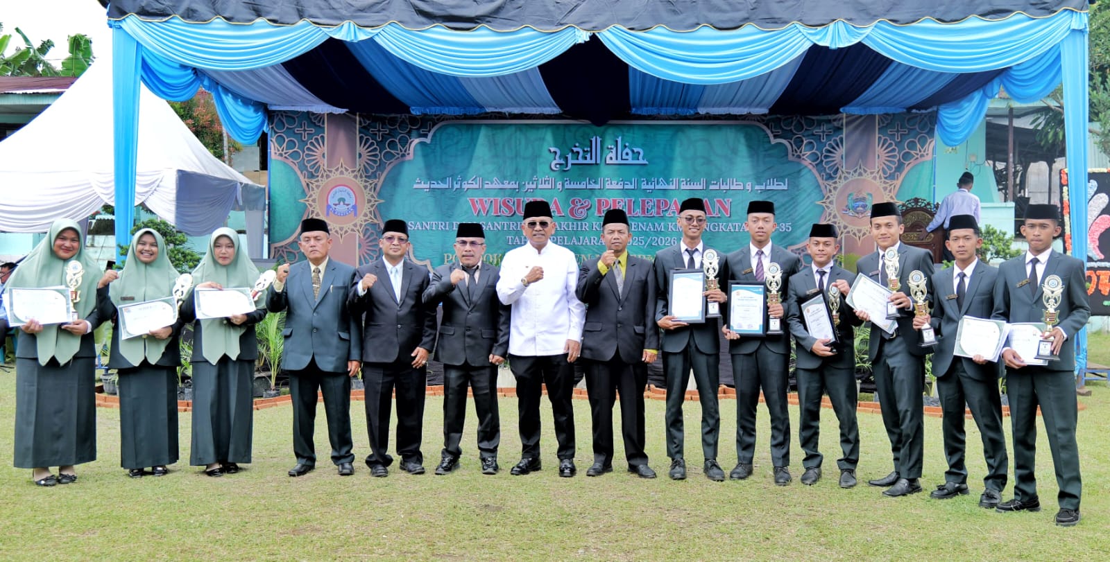 Hadiri Wisuda Santri Ponpes Modern Al-Kautsar, Bupati Simalungun Dorong Lahirnya Generasi Masa Depan Cerdas Secara Intelektual Hadiri Wisuda Santri Ponpes Modern Al-Kautsar, Bupati Simalungun Dorong Lahirnya Generasi Masa Depan Cerdas Secara Intelektual