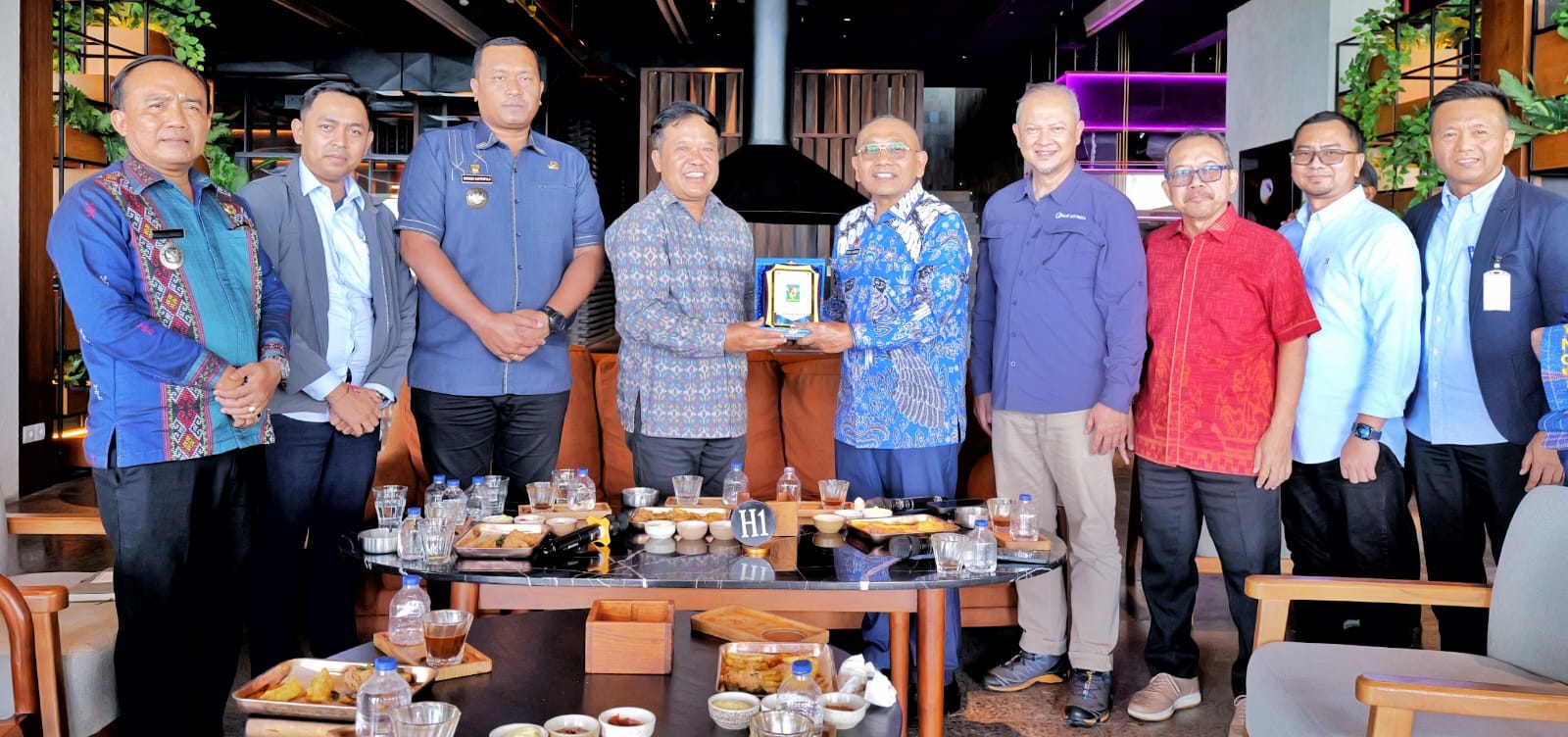 Dukungan KEK Danau Toba, Bupati Simalungun Adopsi "Kepemimpinan Berani Bangli hingga Manajemen Panglipuran, Bali Dukungan KEK Danau Toba, Bupati Simalungun Adopsi “Kepemimpinan Berani Bangli hingga Manajemen Panglipuran, Bali