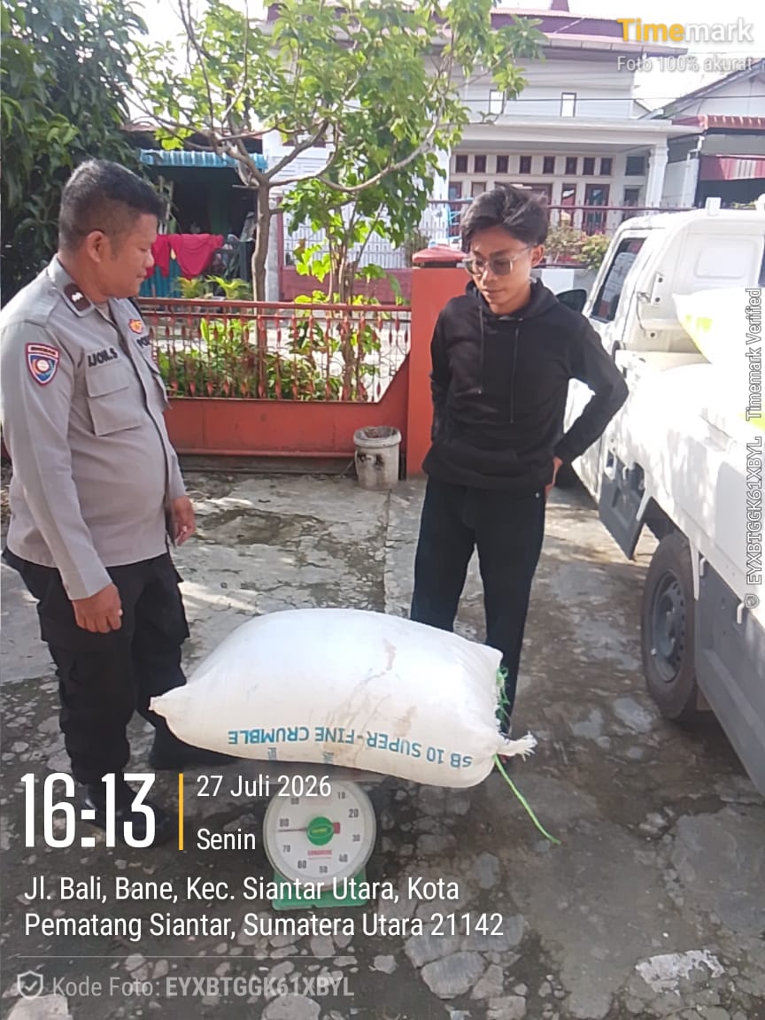 Bhabinkamtibmas Bersama Petani Binaan Jual Jagung Ke Bulog