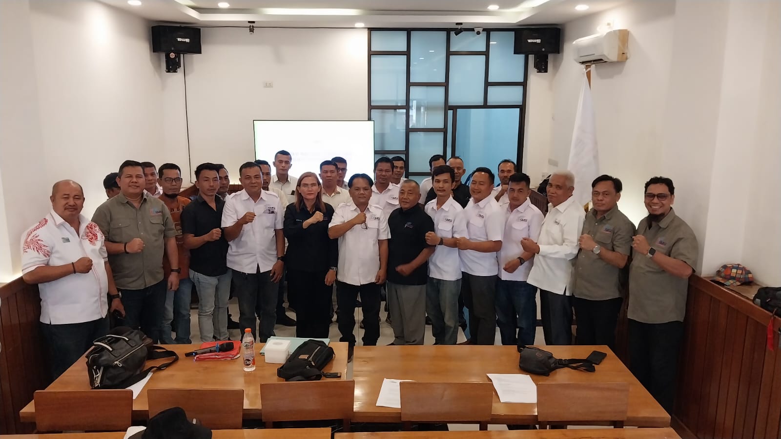 Musyawarah ke-1 SMSI Kepulauan Nias, Yonimasari Hulu Terpilih Aklamasi Musyawarah ke-1 SMSI Kepulauan Nias, Yonimasari Hulu Terpilih Aklamasi