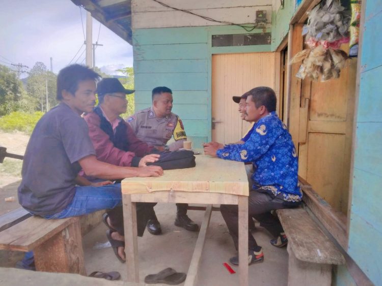 Bhabinkamtibmas Brigadir Surtani Harahap Gelar Kegiatan Sambang Desa dengan Door to Door System Bhabinkamtibmas Brigadir Surtani Harahapkegiatan sambang desa dengan Door to Door System