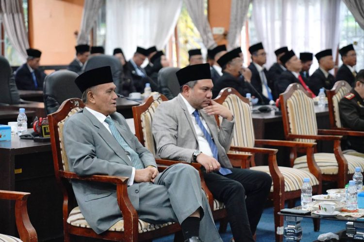Bupati Franc Bernhard Tumanggor Hadiri Menghadiri Sidang Paripurna Istimewa DPRD Pakpak Bharat