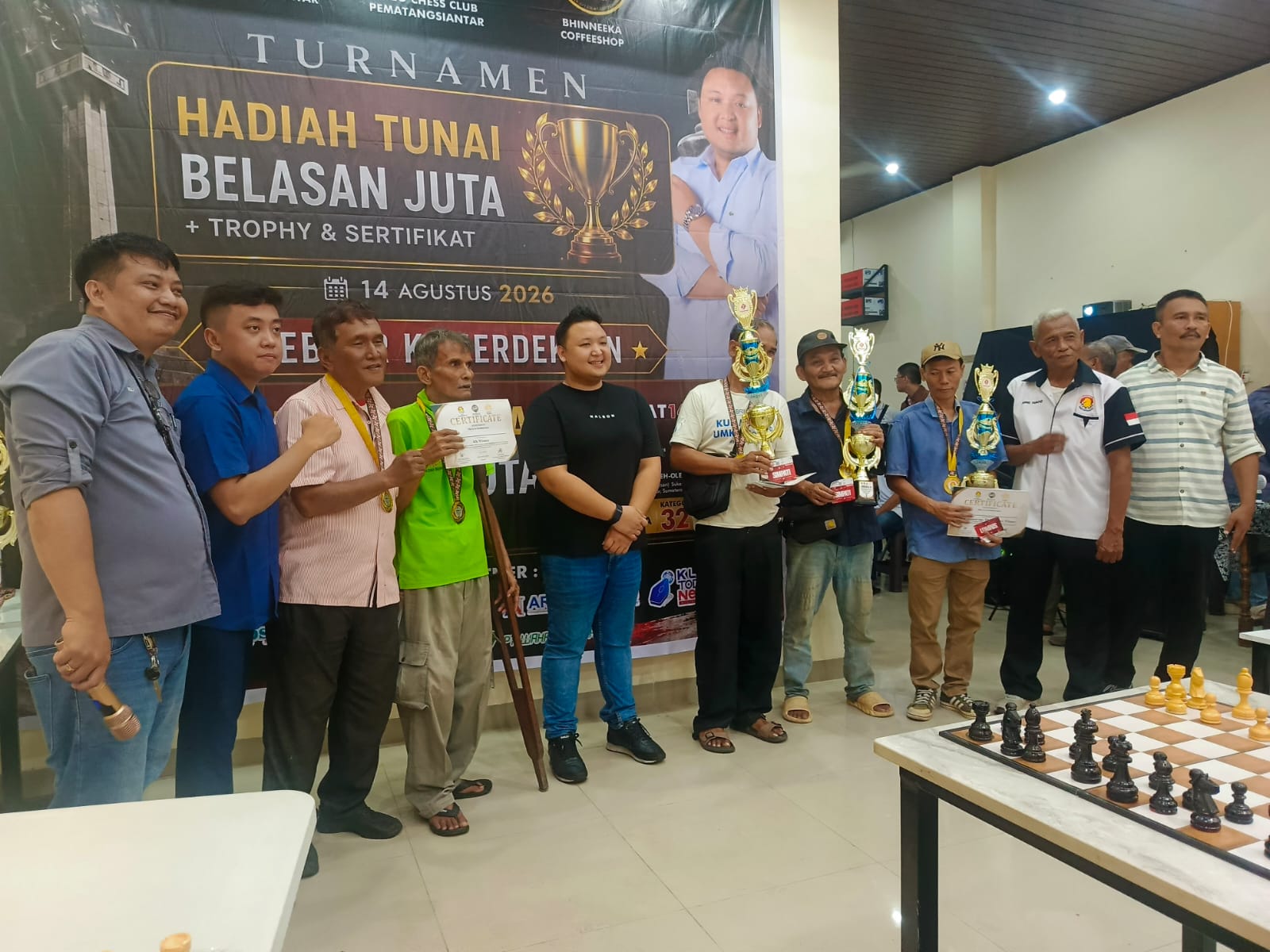 Joshua Siahaan Gelar Turnamen Catur Terbuka di Siantar, Antusias Masyarakat Tinggi Joshua Siahaan Gelar Turnamen Catur Terbuka di Siantar, Antusias Masyarakat Tinggi
