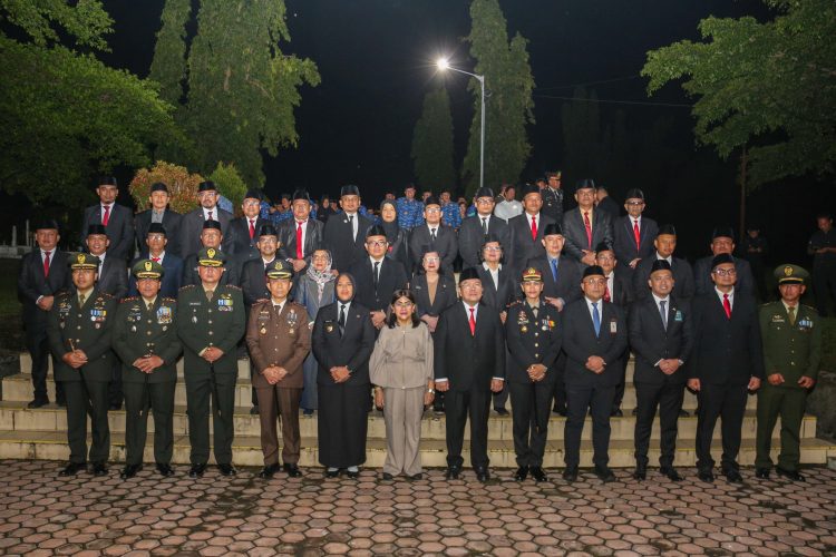 Wali Kota dan Forkopimda Plus Kota Pematangsiantar dan Kabupaten Simalungun Hadiri Apel Kehormatan dan Malam Renungan Suci, Peringatan HUT ke-81 RI Wali Kota dan Forkopimda Plus Kota Pematangsiantar dan Kabupaten Simalungun Hadiri Apel Kehormatan dan Malam Renungan Suci, Peringatan HUT ke-81 RI