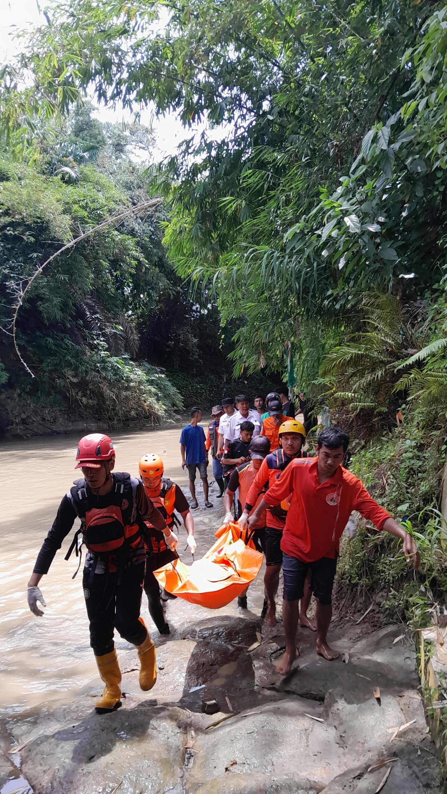 Bocah Hanyut di Bah Sosopan Ditemukan, BPBD Kota Pematangsiantar Sampaikan Terimakasih Pada Masyarakat Dan Seluruh Pihak yang Terlibat