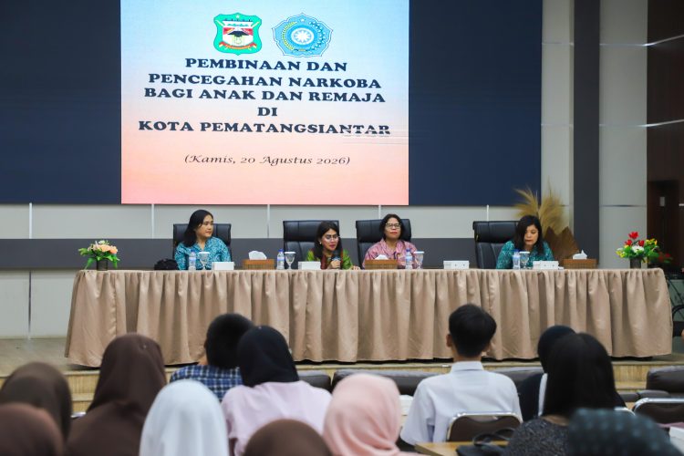 Ketua TP PKK Kota Pematangsiantar Ny Liswati Wesly Silalahi Membuka Kegiatan Pembinaan dan Pencegahan Narkoba bagi Anak Remaja Ketua TP PKK Kota Pematangsiantar Ny Liswati Wesly Silalahi Membuka Kegiatan Pembinaan dan Pencegahan Narkoba bagi Anak Remaja