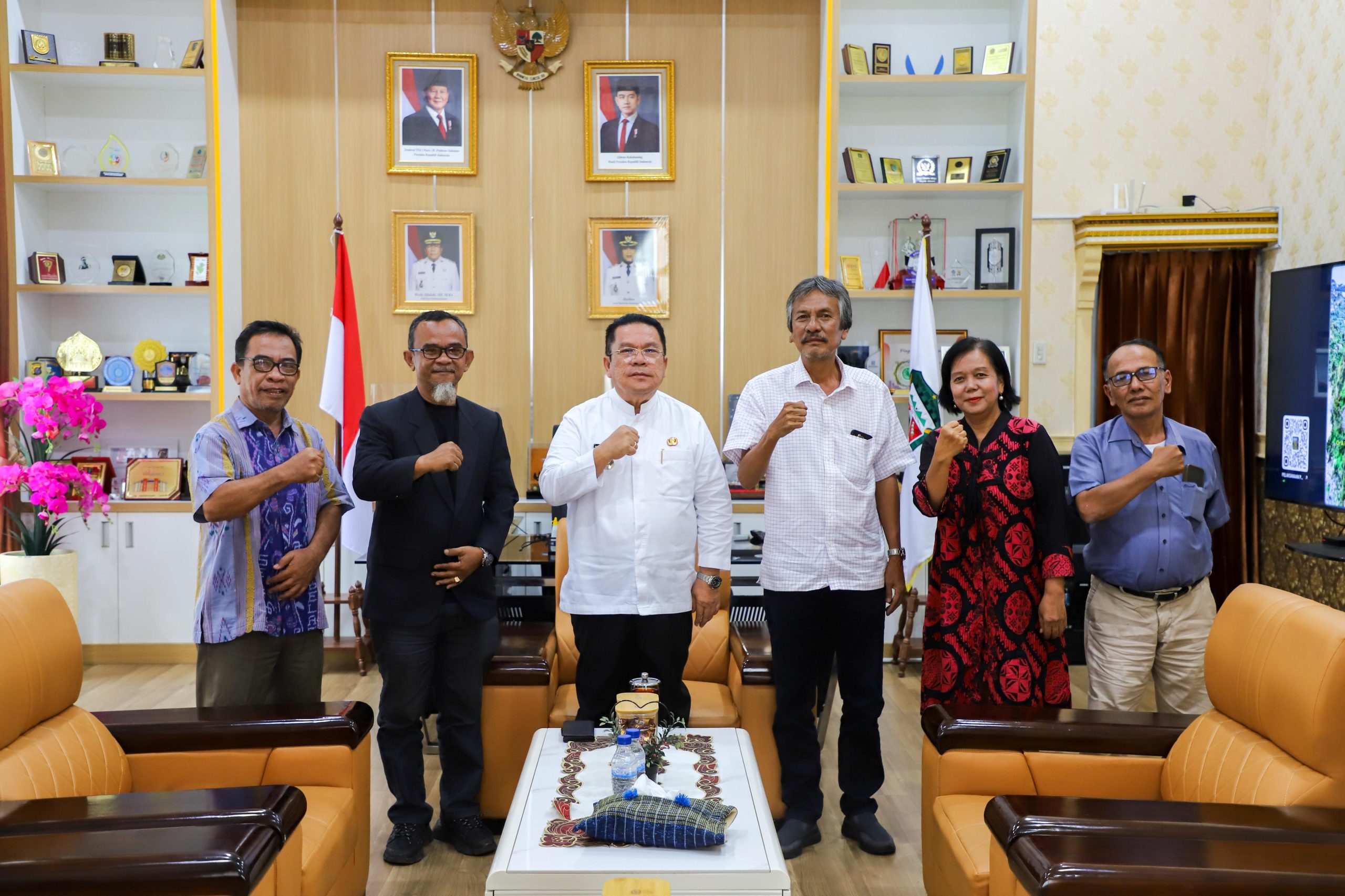 Wali Kota Pematangsiantar Menerima Audiensi Panitia Sudirman Cup 7 dan Panitia Pesta Olob Olob 123 Resort Siantar GKPS Jalan Sudirman Wali Kota Pematangsiantar Menerima Audiensi Panitia Sudirman Cup 7 dan Panitia Pesta Olob Olob 123 Resort Siantar GKPS Jalan Sudirman