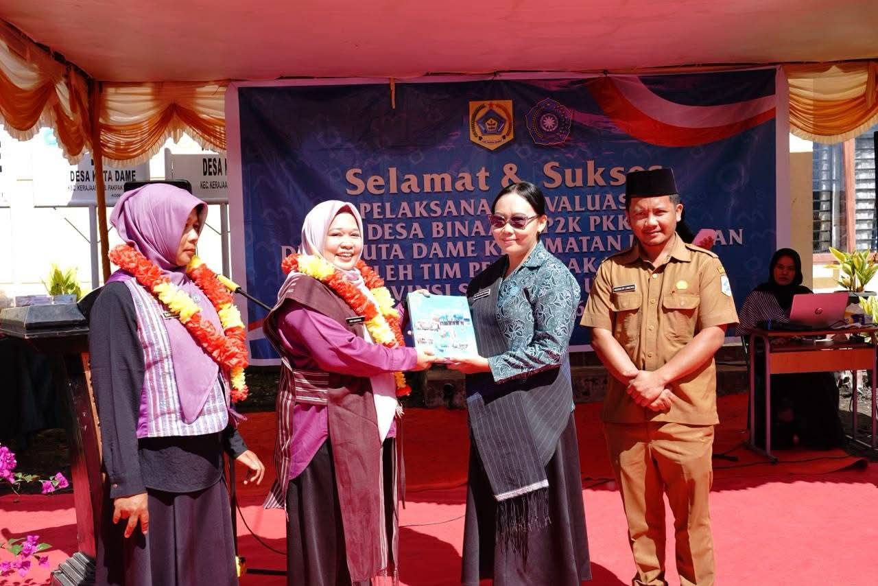 Tim Evaluasi TP PKK Provinsi Sumut Melakukan Evaluasi Dan Penilaian Desa Pelaksana UP2K PKK di Desa Kuta Dame