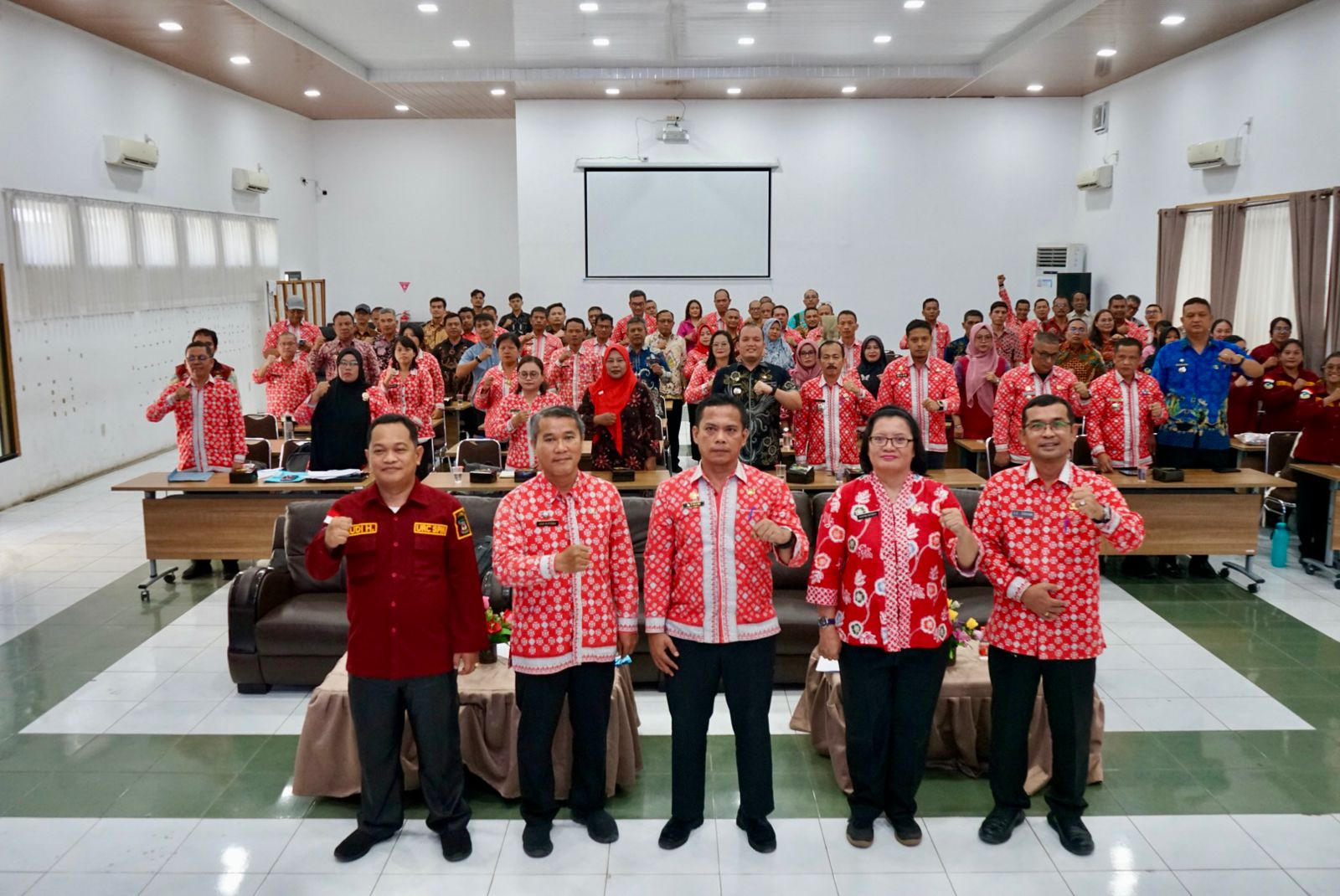 Wali Kota Pematangsiantar Diwakili Sekda Memimpin Rakor Tindak Lanjut Temuan Pusat PPATK Terkait KPM Bansos Terindikasi Judol Wali Kota Pematangsiantar Diwakili Sekda Memimpin Rakor Tindak Lanjut Temuan Pusat PPATK Terkait KPM Bansos Terindikasi Judol
