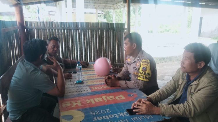 Bhabinkamtibmas Desa Siempat Rube Polres Pakpak Bharat Aipda Bahagia Tarigan Sambang Desa