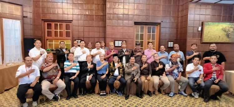 Kapolres Pematang Siantar Silaturahmi dengan Tokoh Adat Simalungun Kapolres Pematang Siantar Silaturahmi dengan Tokoh Adat Simalungun