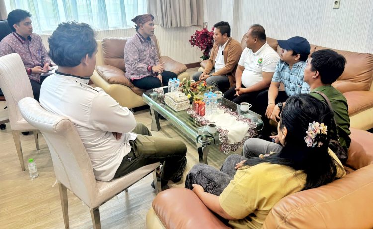 APPSI Simalungun Siap Bersinergi dengan Satgas MBG, Wabup Simalungun: Dorong Pasar Lokal Perkuat Rantai Pasok APPSI Simalungun Siap Bersinergi dengan Satgas MBG, Wabup Simalungun: Dorong Pasar Lokal Perkuat Rantai Pasok