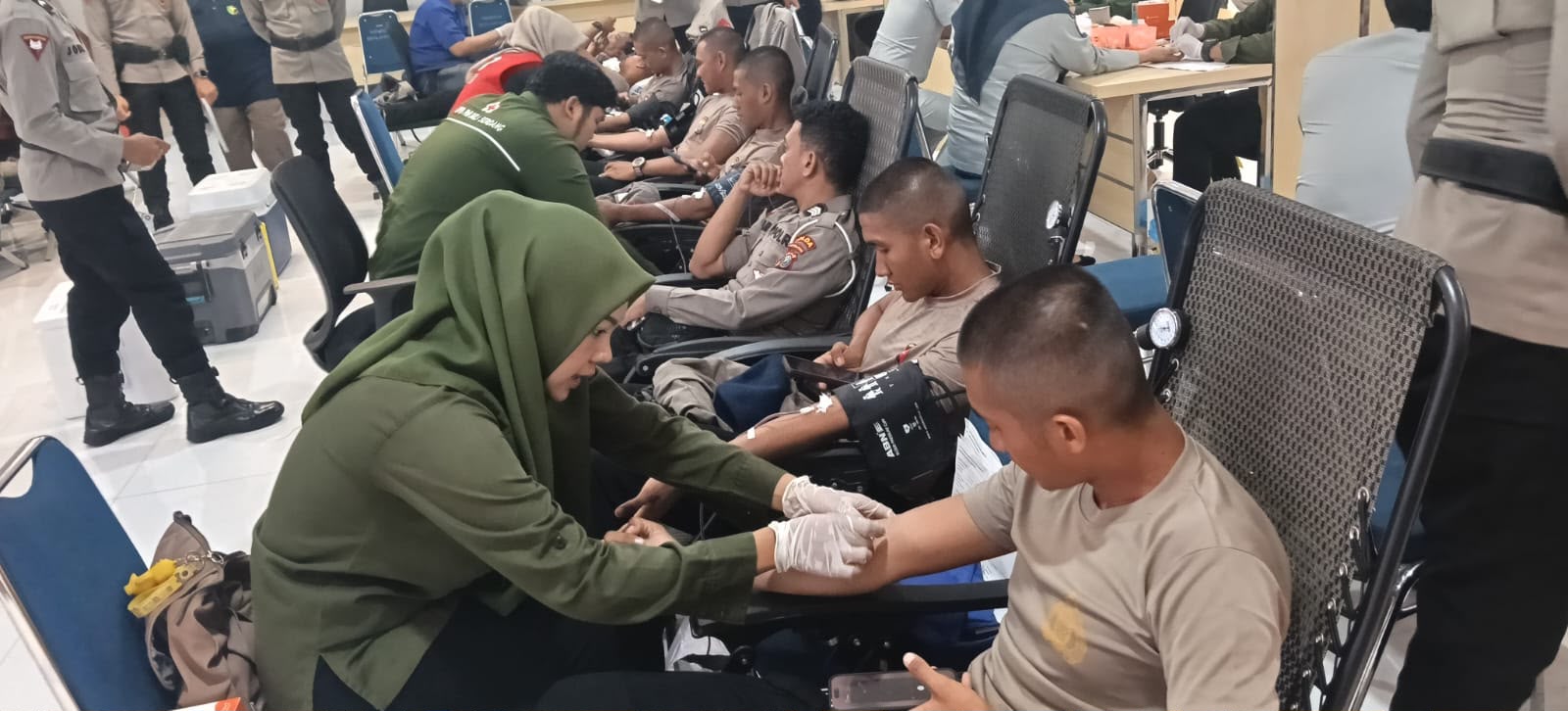 Setetes Darah untuk Kemanusiaan: Generasi Muda Brimob Batalyon A Antusias Ikuti Aksi Donor Darah